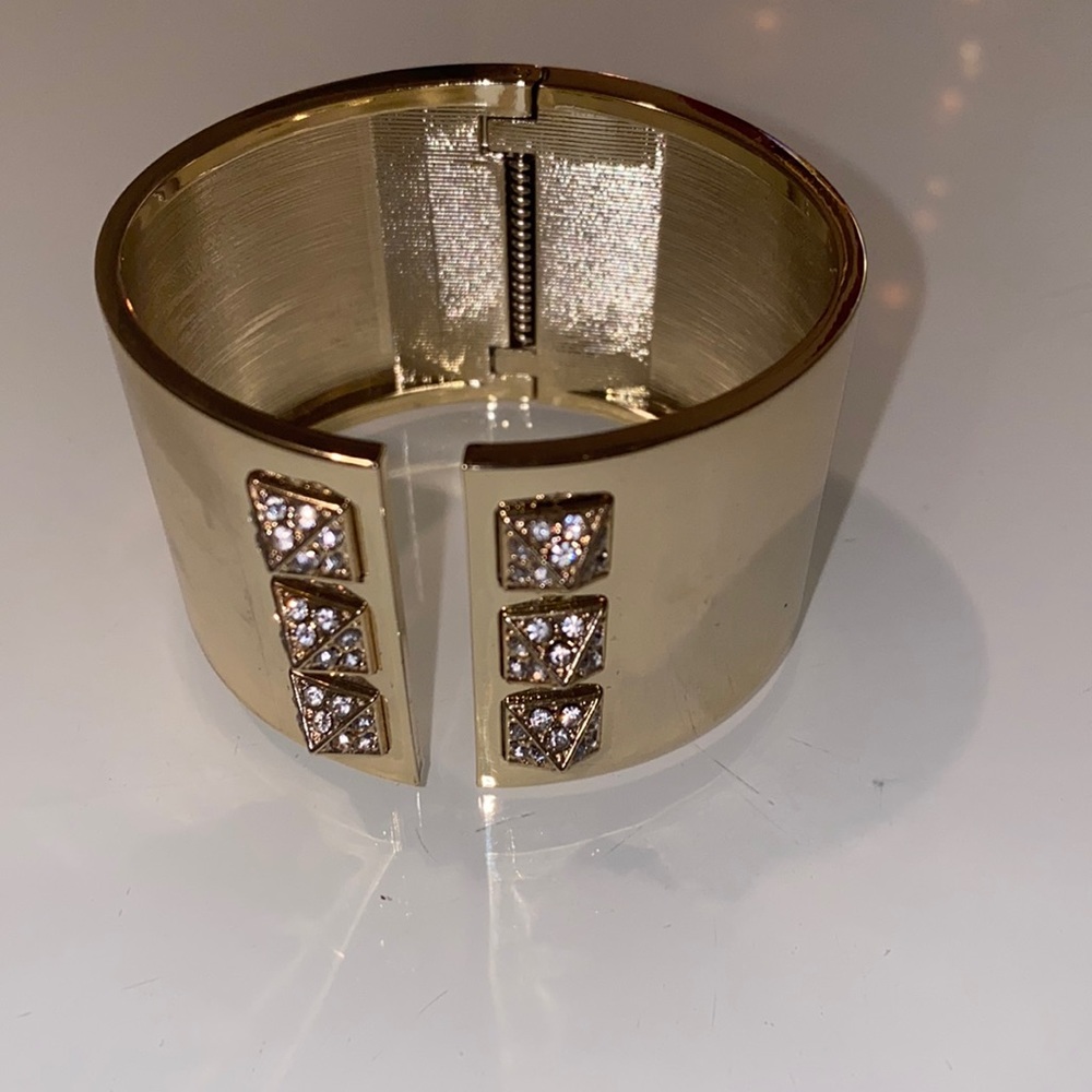 💎Victoria Secret cuff bracelet.